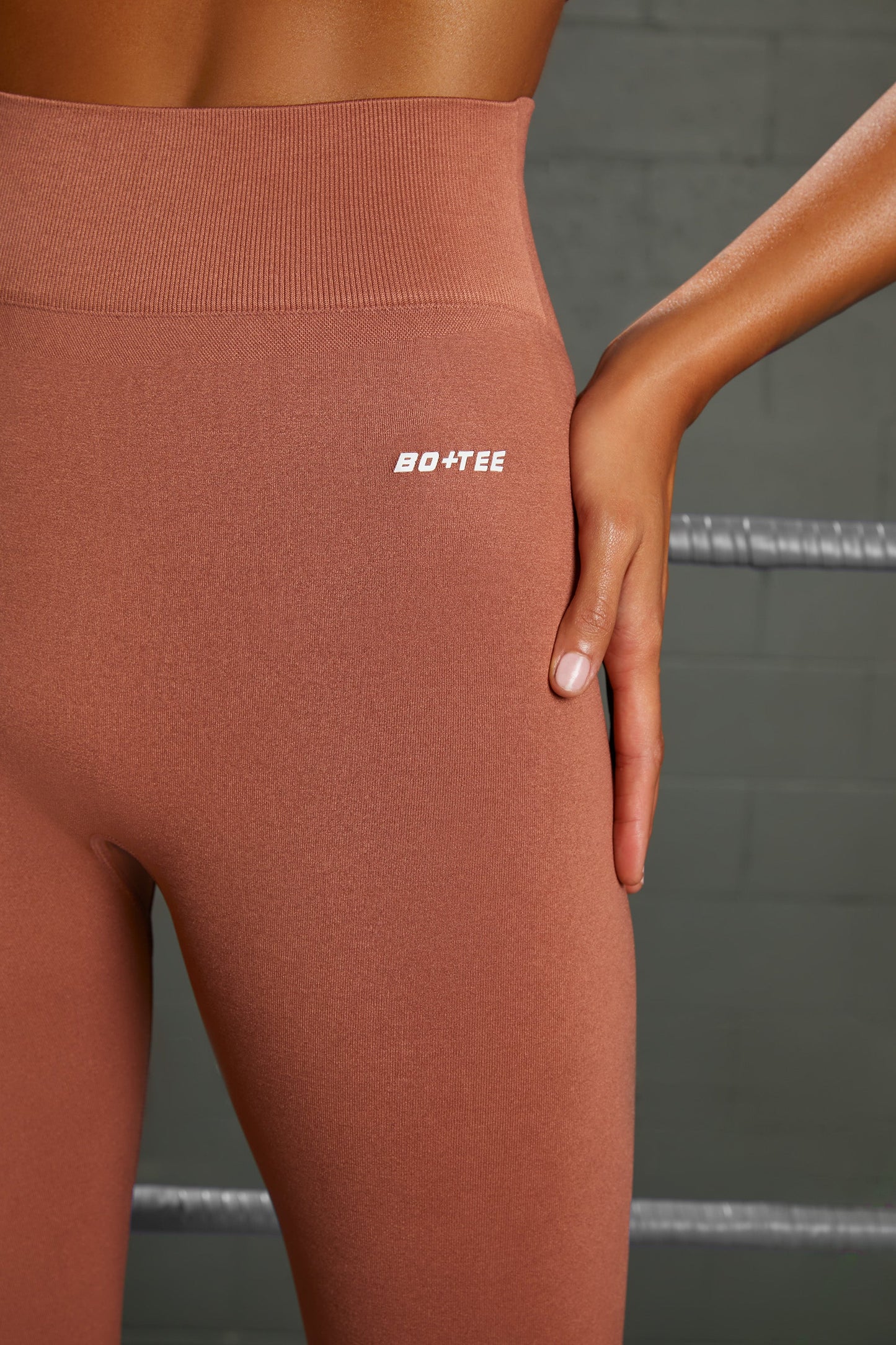 Surge Petite Curved Waist Seamless Leggings in Rust